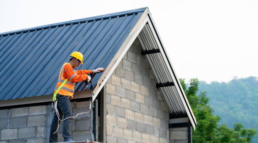 Expert Emergency Roof Repairs services in Thompson, ND